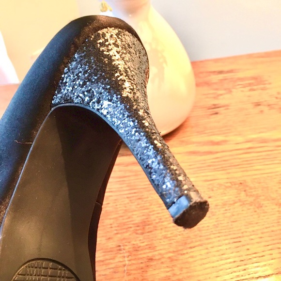 Black glitter heels **SOLD** - Picture 5 of 7